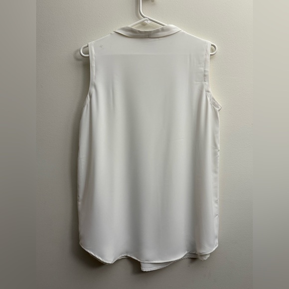 NWOT!-{Alina Mae Maternity Wear}-Size S Maternity-White Sleeveless Work Blouse - Picture 2 of 5